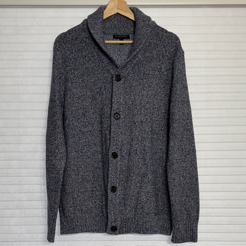 Banana Republic Men's Blue/White Cardigan. Size M.